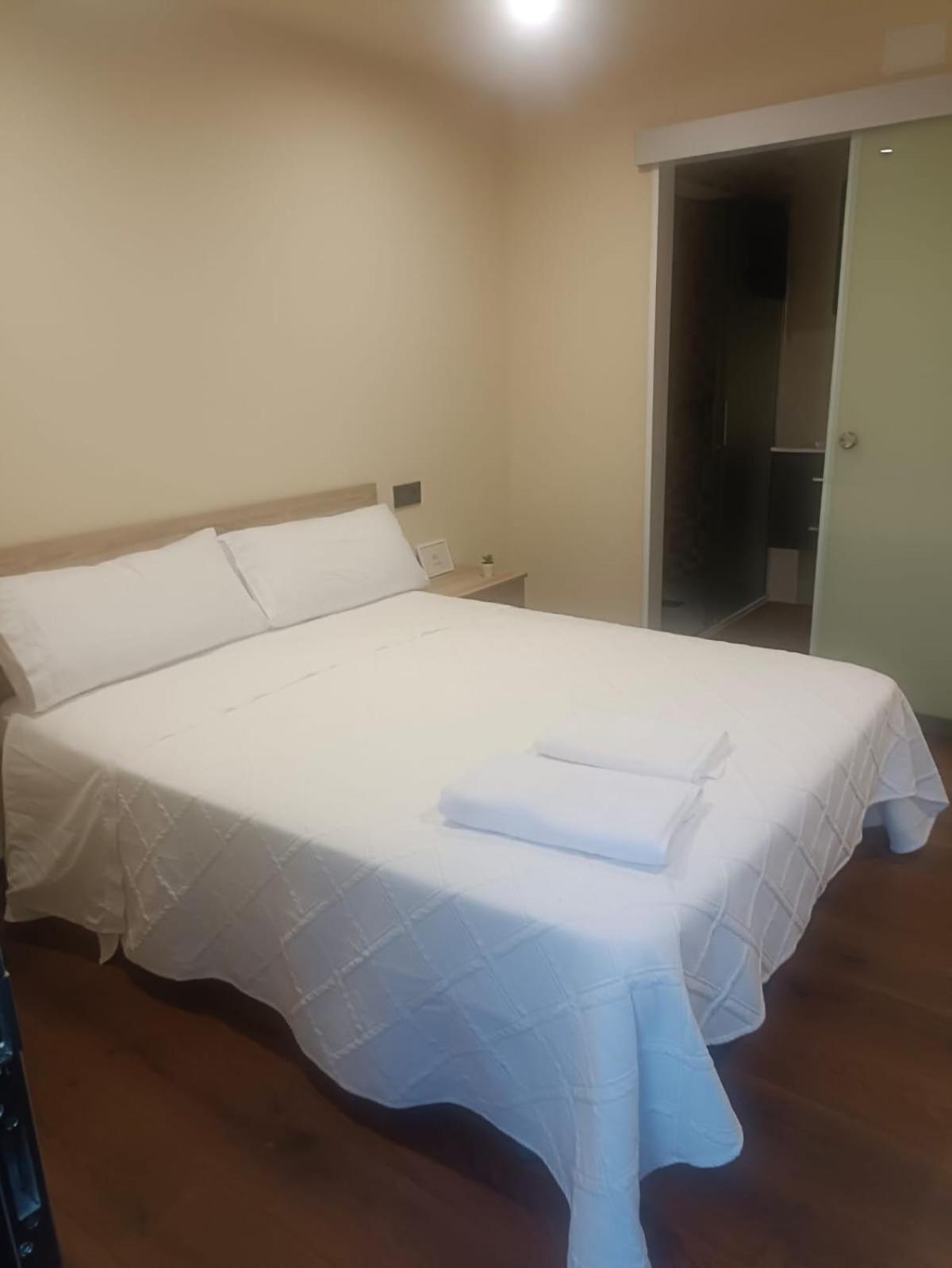 Albergue O Corisco เรดอนเดลา ภายนอก รูปภาพ